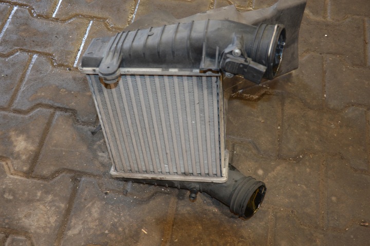 фото №1, Vw passat b5 fl 1.8 t интеркулер 8d0145805b