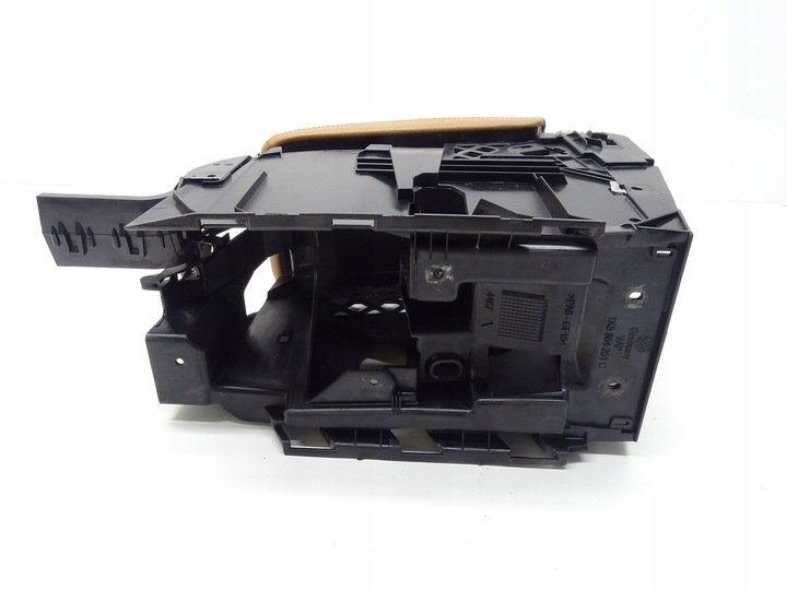 фото №8, Подлокотник средний кожа karmel 1k5864251c vw golf vi jetta scirocco