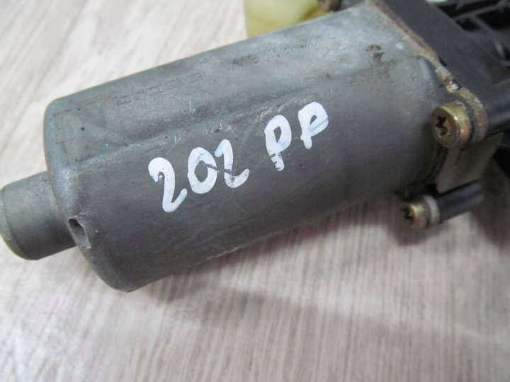 фото №10, Mercedes w210 w202 моторчик склопідйомника праве перед 0130821709