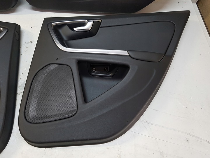 фото №1, Volvo v60 оббивка двері зад правий