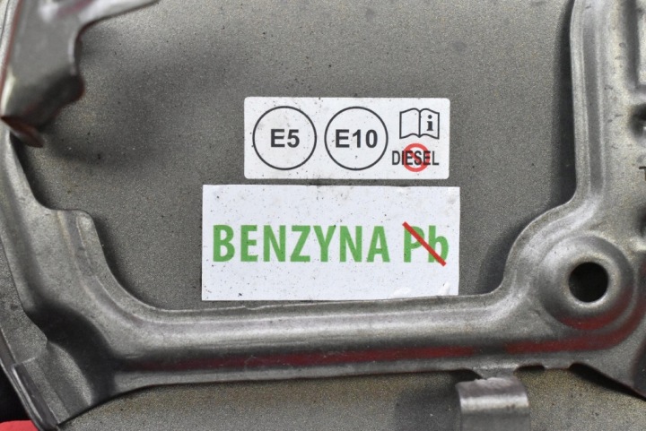 фото №6, Крышка заливка топлива 6x1 toyota yaris 4 iv 5d hb 20-