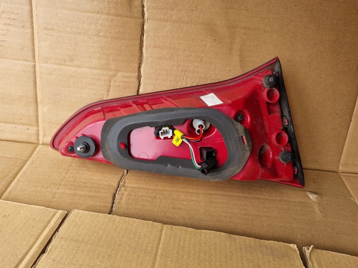 фото №7, Hyundai tucson iii лампа зад задня w кришка багажника права 92404d3 92404d7