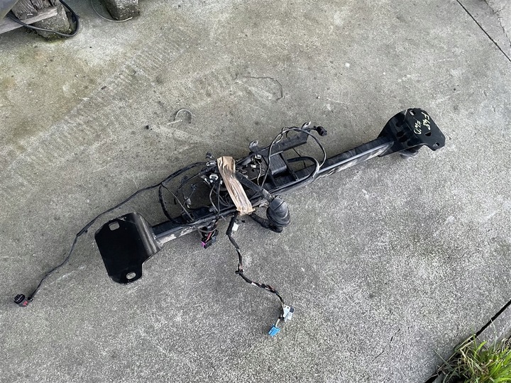 фото №5, Hak буксировочный без гидроусилителя kuli разъём 13 pin 6868625 brink bmw f48 x1 lci рестайлинг 21