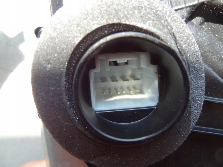 фото №3, Lexus ux замок дверь левый перед 10-pin eu