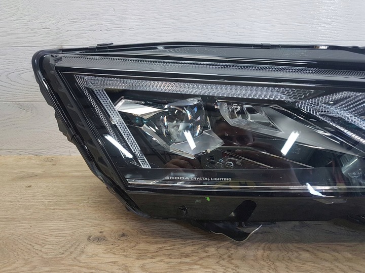 фото №10, Skoda octavia mk4 2025 перед сторона права лампа передня