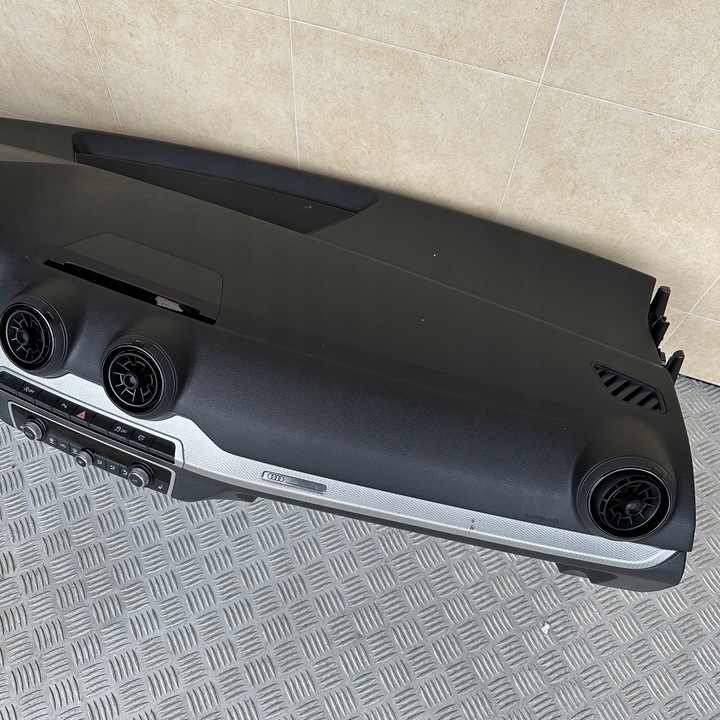 фото №4, Панель консоль капот audi q2 81a 2017 год оригинал