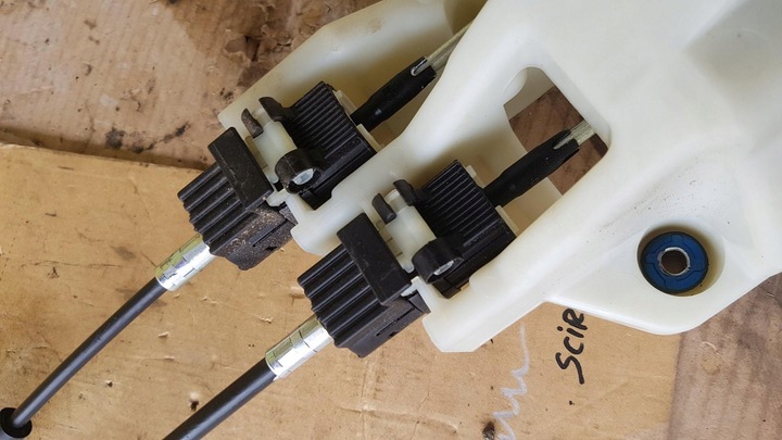 фото №6, Выборщик тросы коробки передач 1.0 hyundai i30 iii