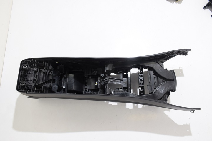 фото №12, Bmw 5 g60 g61 тунель середній консоль підлокітник veganza чорна