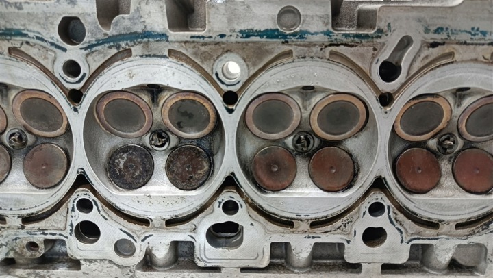 фото №12, Головка правая audi a6 c6 a8 d3 s5 rs5 rs4 4.2 fsi v8 bvj 079103374bn