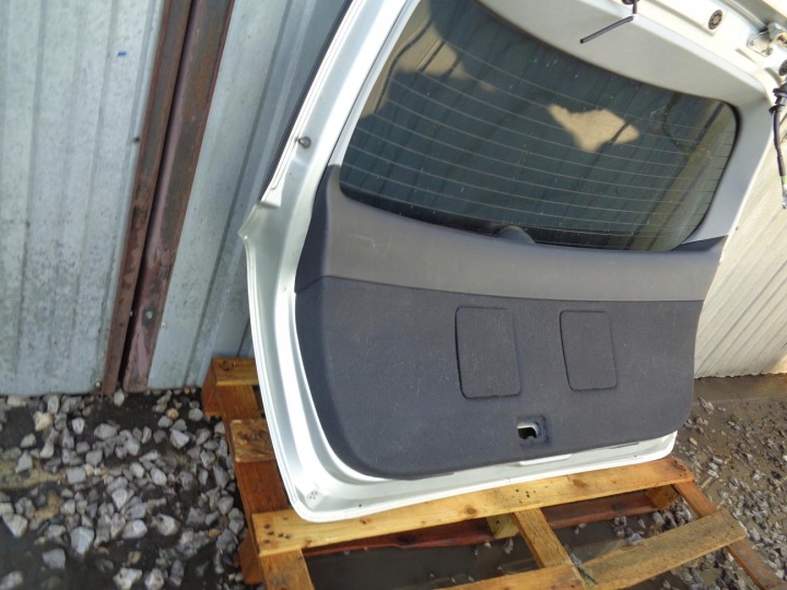 фото №8, Кришка зад задня багажника з скло toyota avensis ii t25 універсал 2003- 1c0