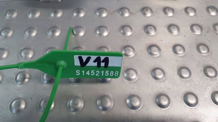 фото №8, Молдинг накладка кришки volvo s60 ii 31391197 10-