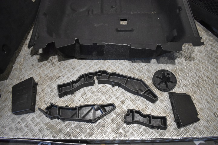 фото №7, Идеальные салон обивка обшивки багажника 5os. kpl. mercedes w167 suv