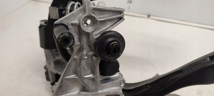 фото №9, Педали шланг сцепления audi a4 b7 cabrio 2,0 tdi