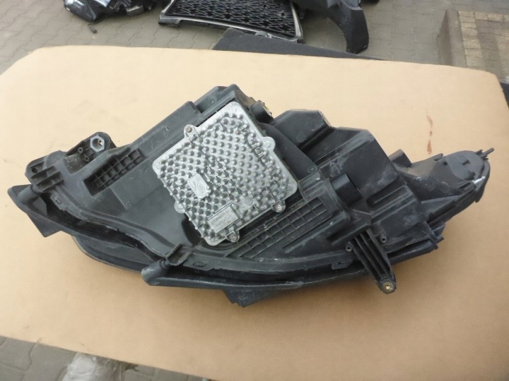 фото №13, Land rover discovery v рестайлинг полный led правое lk72-13w029-ec оригинал европа