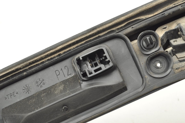 фото №11, Volvo v50 рестайлинг накладка молдинг крышки 30753026