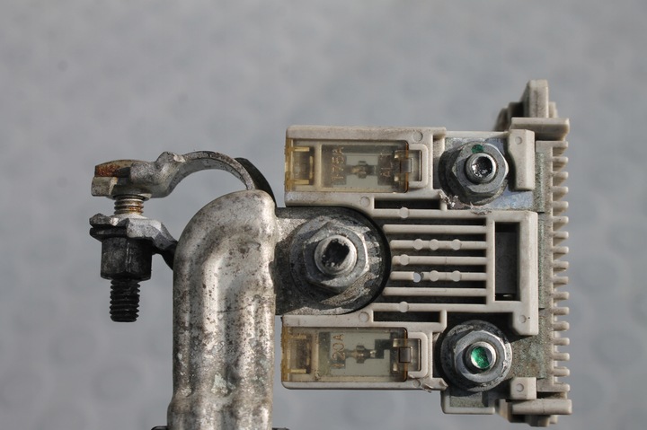 фото №7, Клемма предохранители акумулятора outlander ii 2.2 дизель с прямым впрыском 06-12