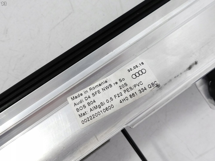 фото №14, Audi s8 a8 4h0 d4 09-17 рамка планка ролета солнцезащитная дверь зад qbc