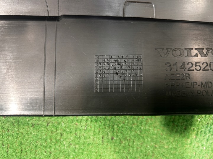 фото №15, Volvo xc60 ii r-design дифузор спойлер накладка бампера зад задня 31425206