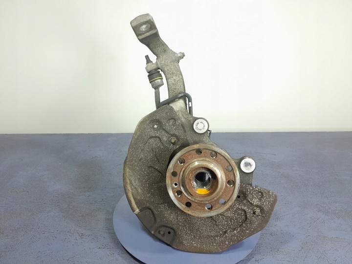 фото №1, Mercedes e w213 2.0 cdi 194 km поворотна опора ступиця перед ліва 4 matic