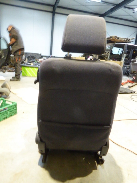 фото №8, Corolla e12 01-04 сидіння лівий перед водія сидіння спинка підголівник