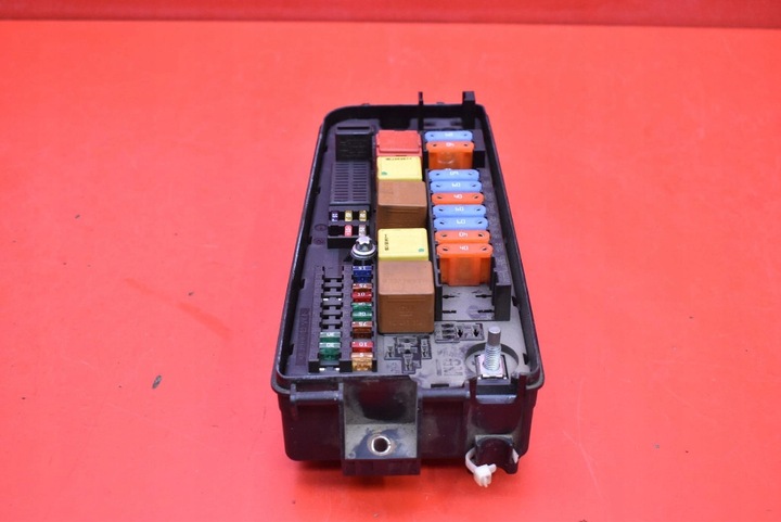 фото №7, Коробка предохранителей bsi 13172980 opel signum c 1.9 cdti 150 km 03-05