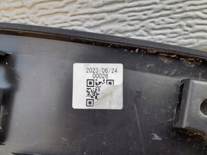 фото №10, Toyota corolla cross планка крила праві зад 75605-16010