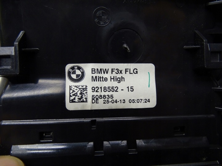 фото №8, Решётка воздуховод средняя панели bmw f30 f31 9218552