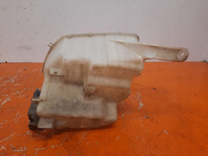фото №5, Toyota previa 2.0 d-4d 01-04 бачок омывателя 860142087 1cd-ftv