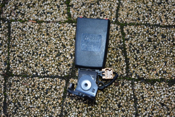 фото №3, Застёжка ремней задняя зад audi a6 c7 4g0857740a