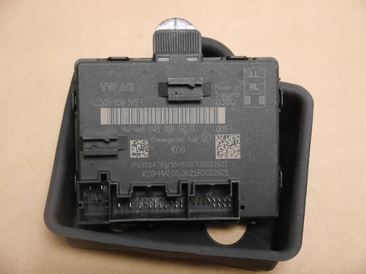 фото №1, Audi q3 83a модуль дверь зад 5q0959595l