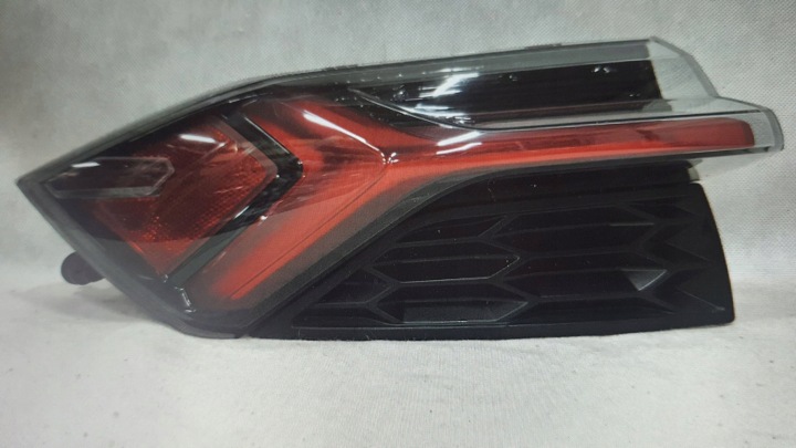 фото №6, Кришка лампи задньої правої lamborghini urus 4m1853208