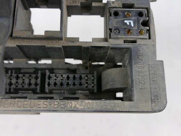 фото №6, Mercedes c w202 2.5 td коробка запобіжників