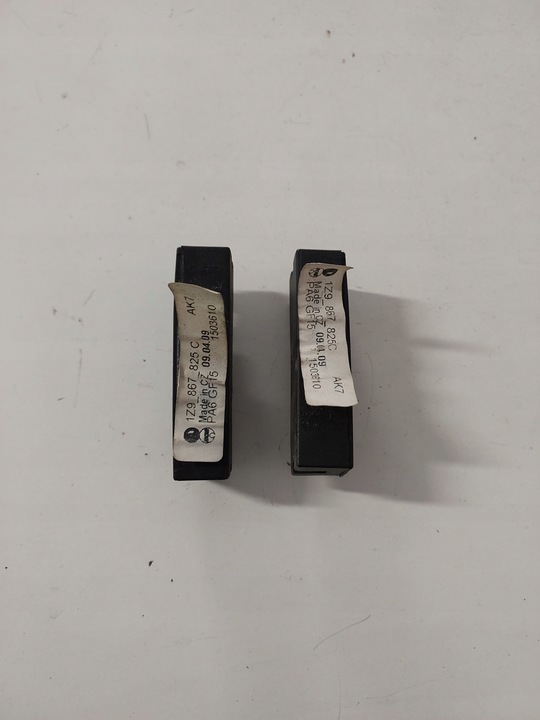 фото №1, Блокування ролети багажника skoda octavia ii універсал 1z9867825c 1z9867825c