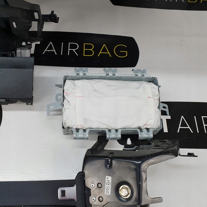 фото №8, Cx30 панель консоль подушки ремені подушка безпеки