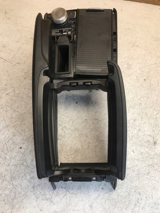 фото №5, Подлокотник бардачок mercedes w204 a2046800639