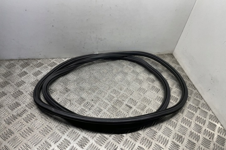 фото №12, Уплотнитель передний правых дверь audi a6 4g2, c7, 4gc 4g0831721a 3.0l