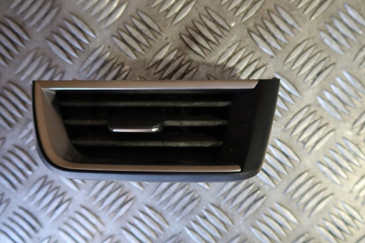 фото №1, Решётка воздуховод правая clio v 687608207r