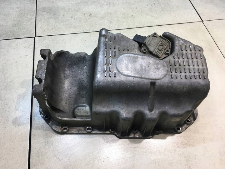 фото №10, Піддон масляна vw golf v 1.6 fsi 03c103603j