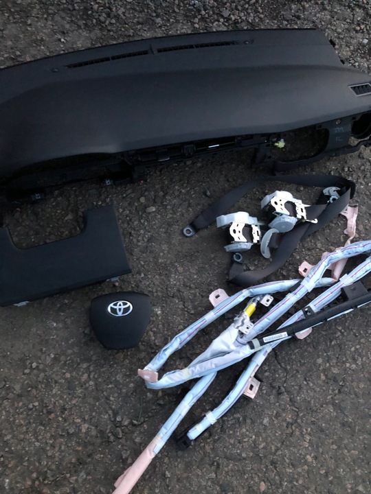 фото №5, Toyota auris ii консоль подушка безопасности подушки ремни оригинал