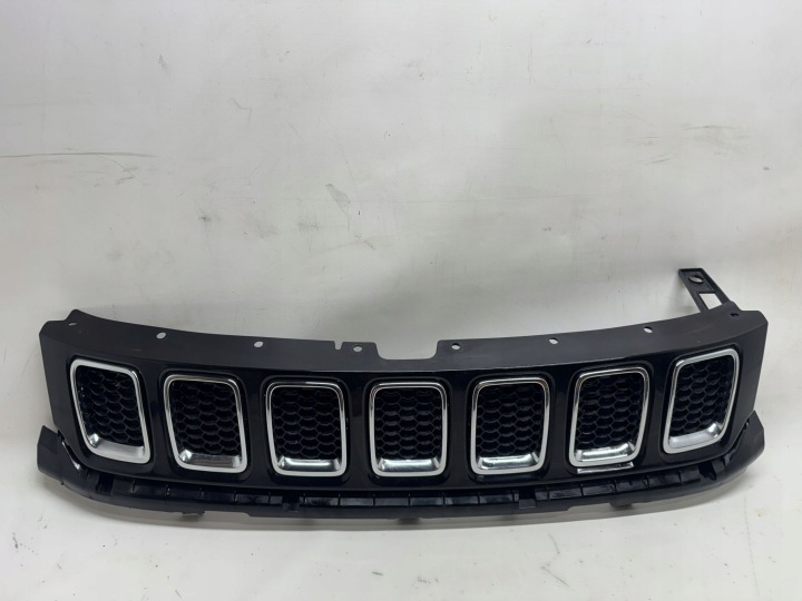 фото №8, Решітка радіатора перед jeep compass 403135up86