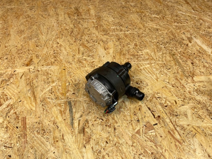 фото №8, Дополнительный водяной насос opel e-corsa f peugeot e-208 ii 9827567880