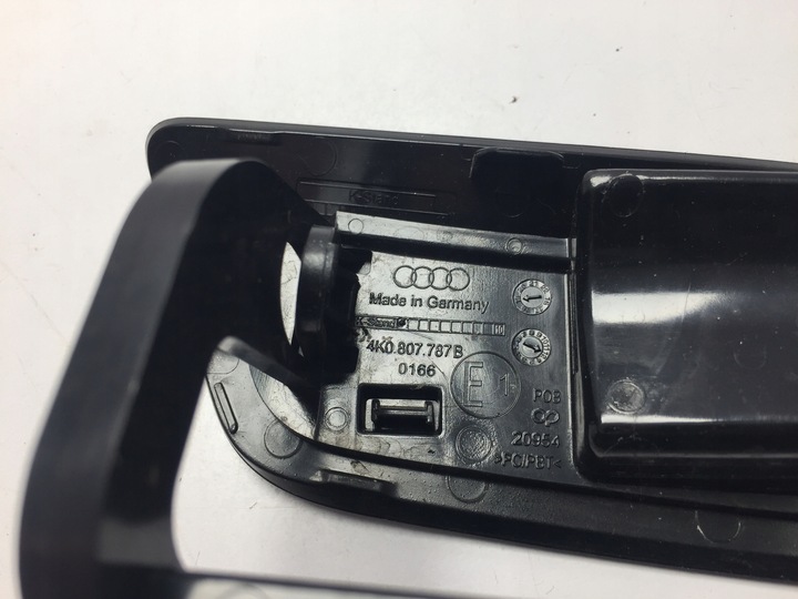 фото №3, Audi a6 c8 заглушка омывателя левая 4k0807241