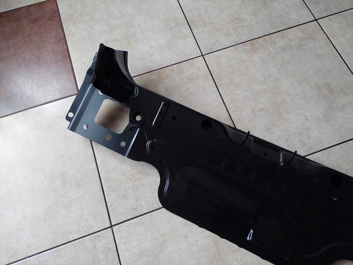 фото №6, Pas задний - планка закрывающая - audi a4 b9 - 8w9 - универсал - новый