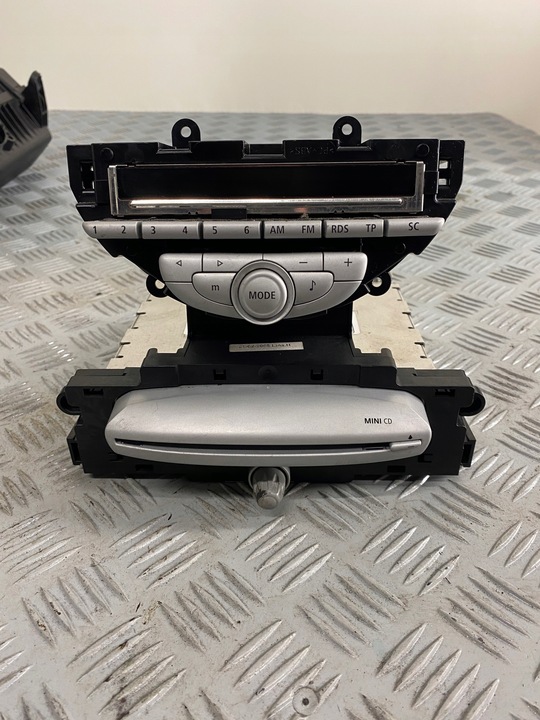 фото №1, Радио cd mini cooper r56 3452697 -04 vp7kcf-18c815-ak