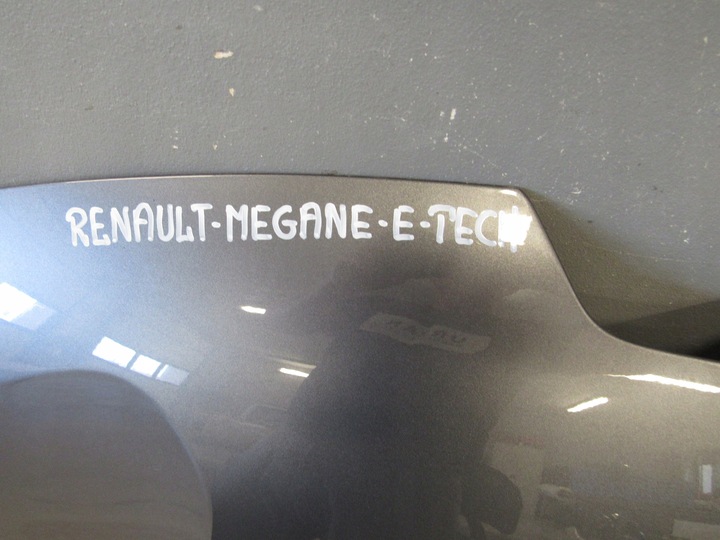 фото №3, Renault megane e-tech капот