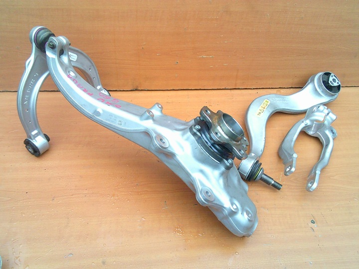 фото №16, Bmw 5 g60 g61 xdrive держатель амортизатора 6898318 правое перед