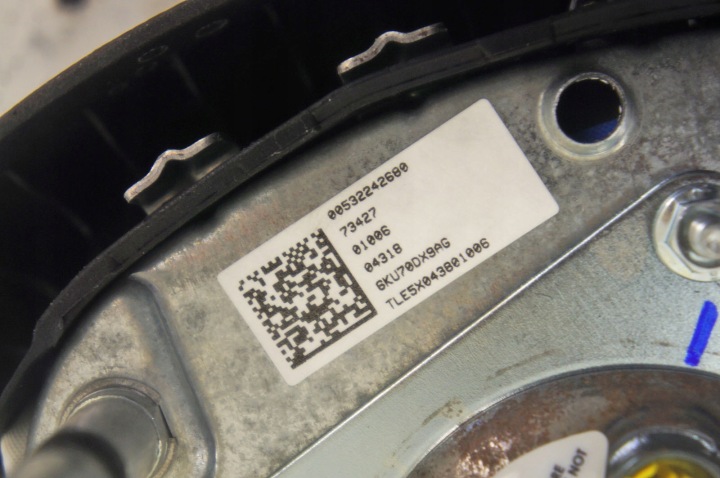 фото №8, Uz092 jeep compass ii подушка  подушка кермо 00532242680 6ku70dx9ag eu