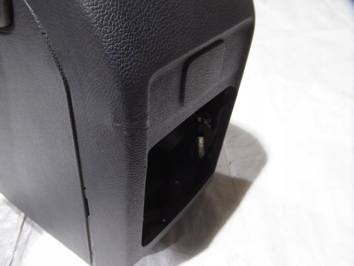 фото №6, Подлокотник кожа оригинальный vw scirocco 1k8