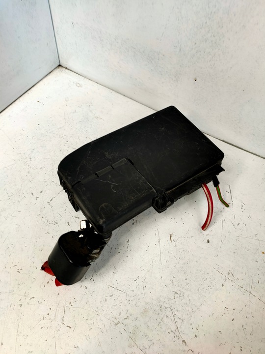 фото №1, Opel corsa d коробка клема plus 1718433-1 1.2 b