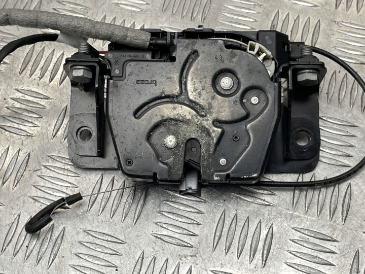 фото №8, Bmw f07 gt замок доводчик кришки кришки багажника 7155158 7269544
